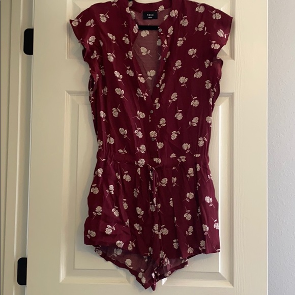 Vici Dresses & Skirts - NWOT Vici Romper